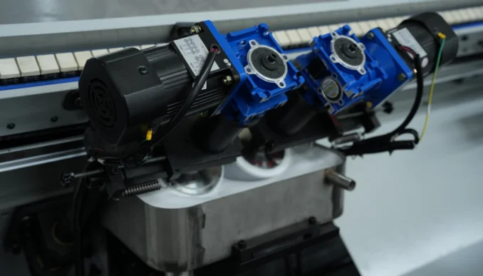 HL-1100GSHB dual motor web handling roller assembly
